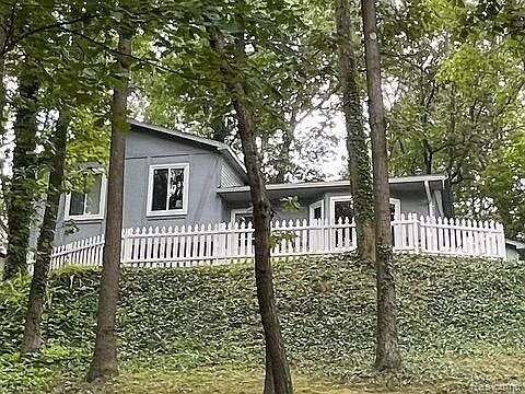 1st image of 8892 Nepahwin Dr