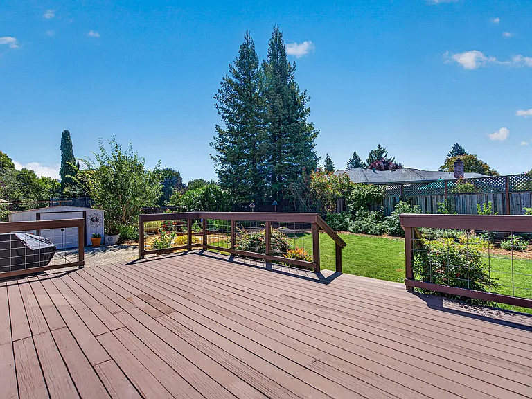 2020 Rivera Dr — Photo 33