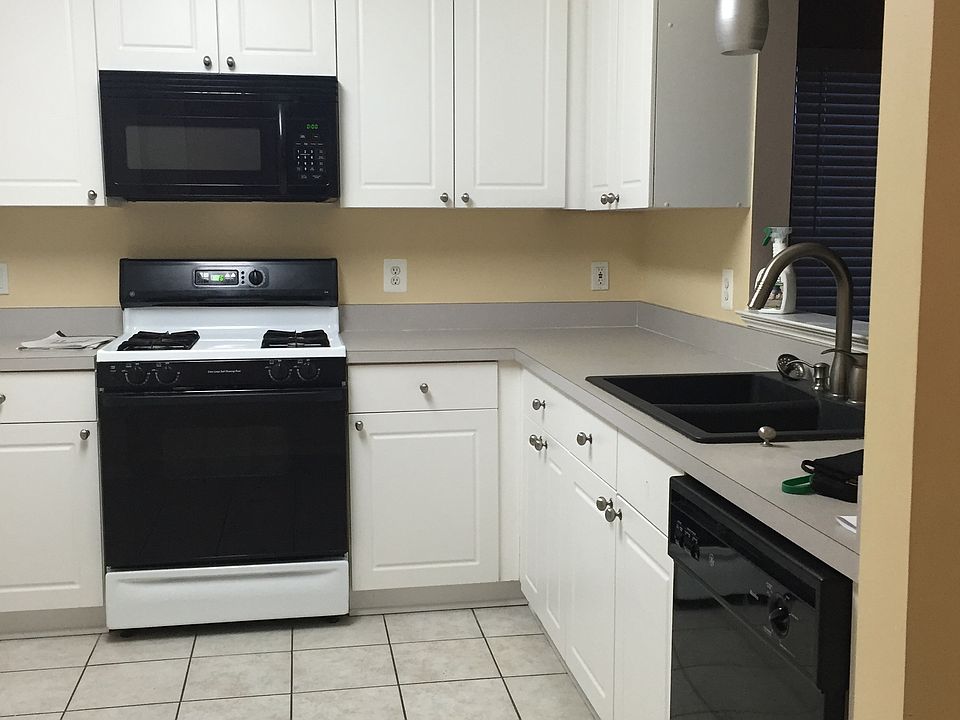 2nd image of 711 Kings Crest Dr