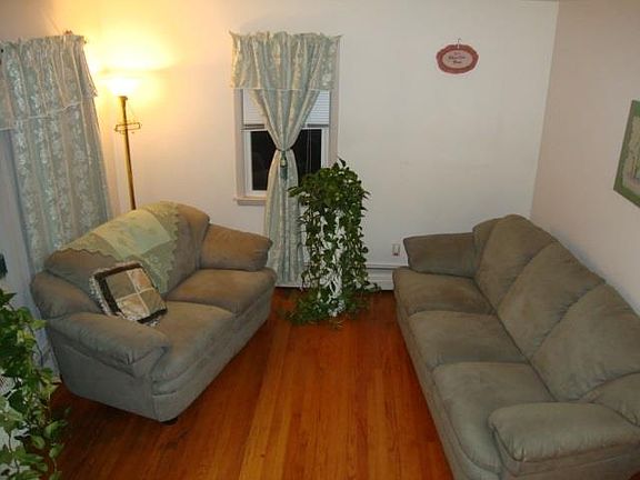 5th image of 28 Miller Ave