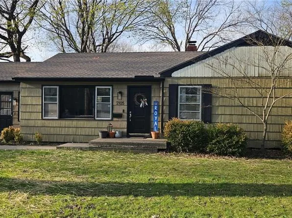 2105 SW Walnut St, Blue Springs, MO 64015