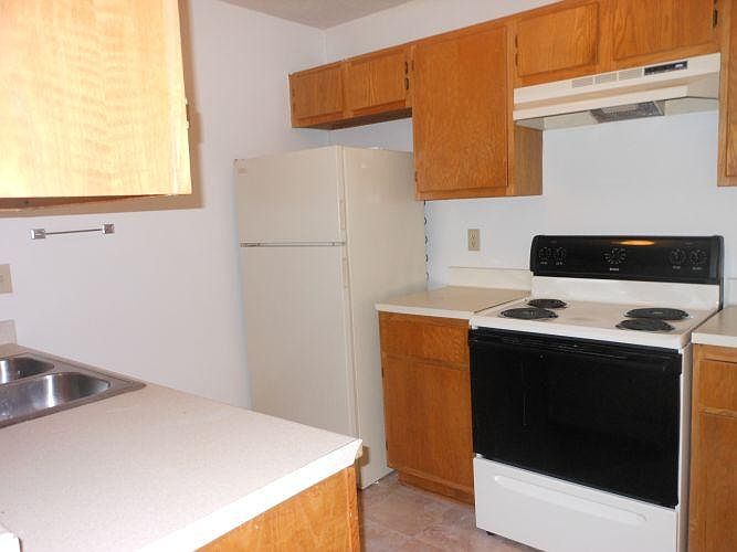 1st image of 804 Navarro Dr APT B