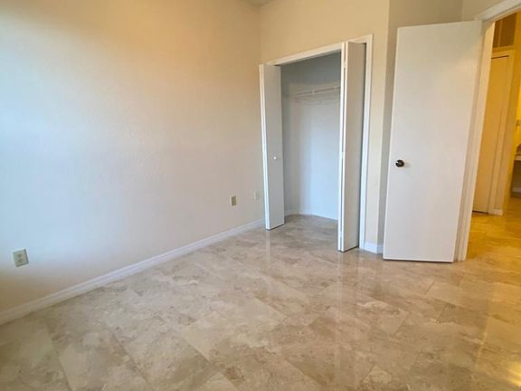 5th image of 122 Vista Verdi Cir