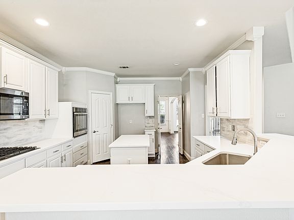 3rd image of 1716 Winding Hollow Ln