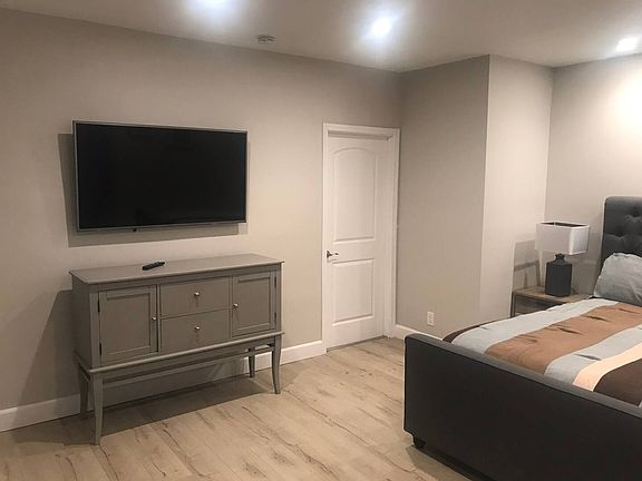 3rd image of 8614 Hanna Ave
