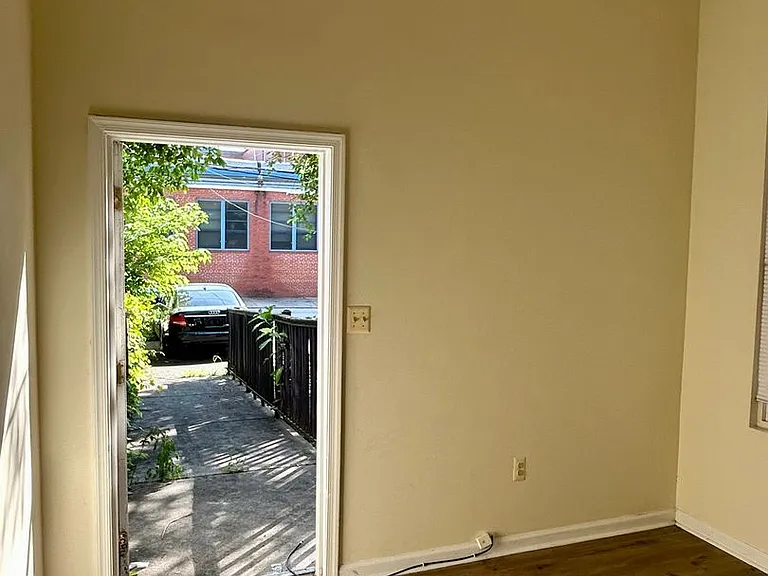 Apartment Units in Bolton Hill, Baltimore, MD! — Photo 16