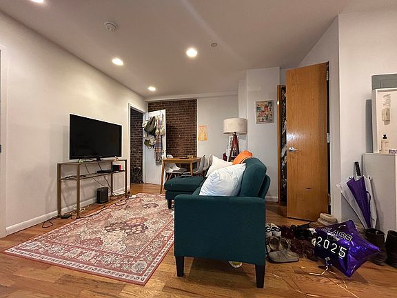2nd image of 91 2nd Ave APT 2R
