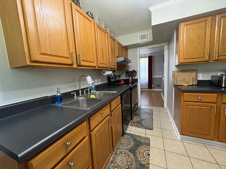 374 Lloyd St — Photo 8
