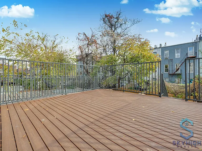 594 Van Buren St #TOWN — Photo 19