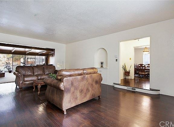 5th image of 177 Penfield St