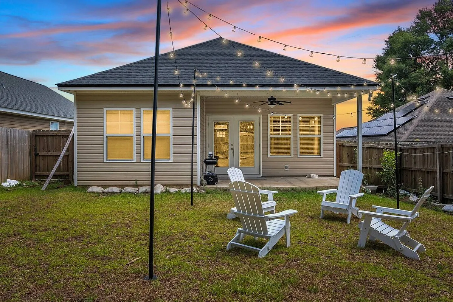 3 bed, 2.0 bath, $6,033 — Photo 3