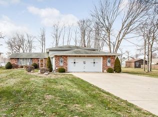 6910 Fry Rd, Middleburg Heights, OH 44130