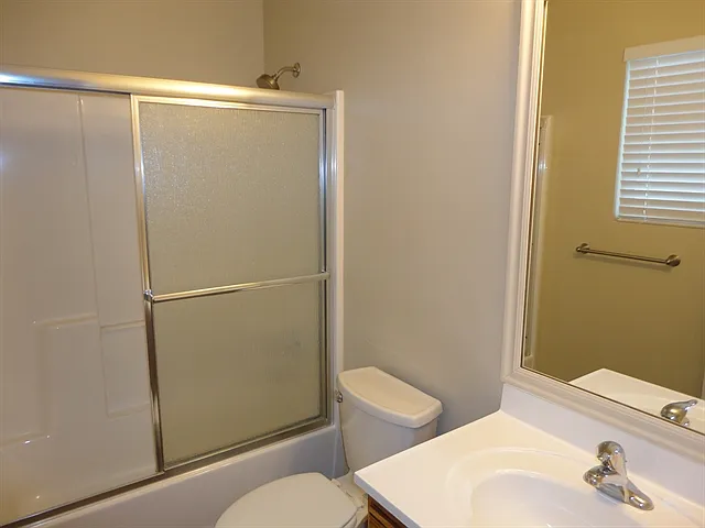 115 W 1875 N — Photo 11