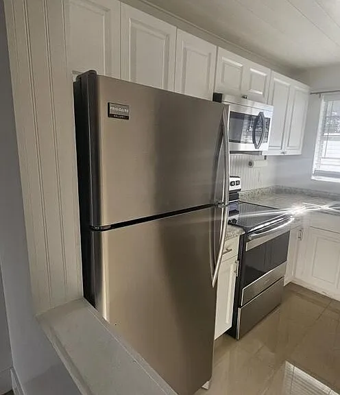 1630 Embassy Dr #105 — Photo 7