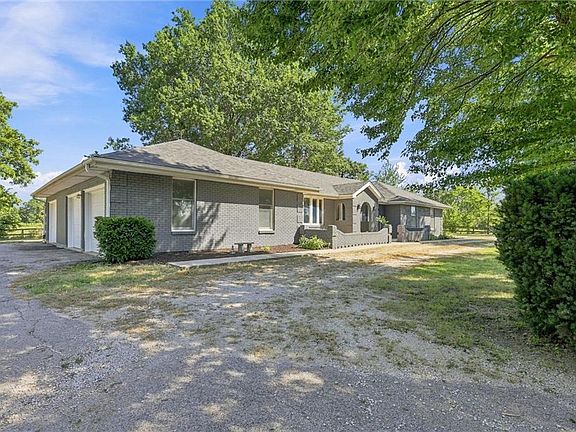 3rd image of 16413 Quinn Rd