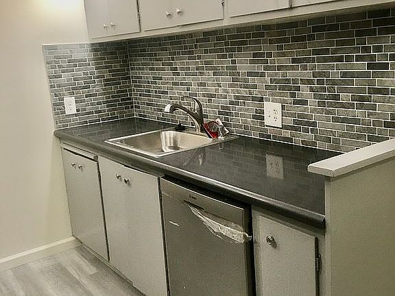 custom-made quartz counters 