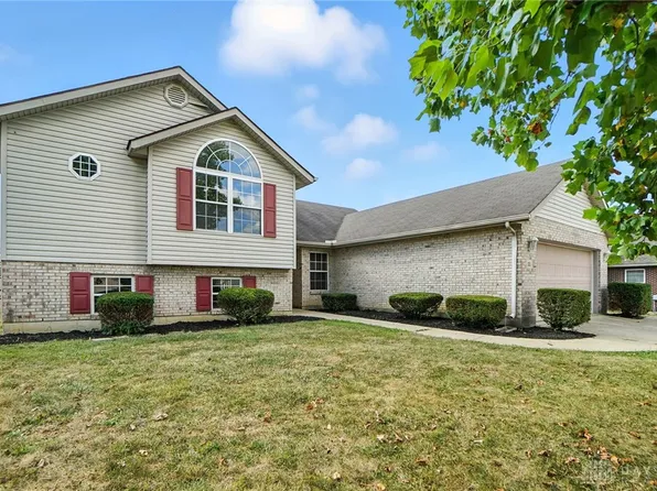 11 Field Crest Dr, Franklin, OH 45005