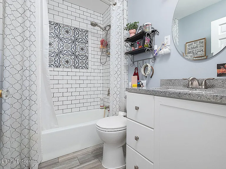 211 S Sherrin Ave — Photo 23