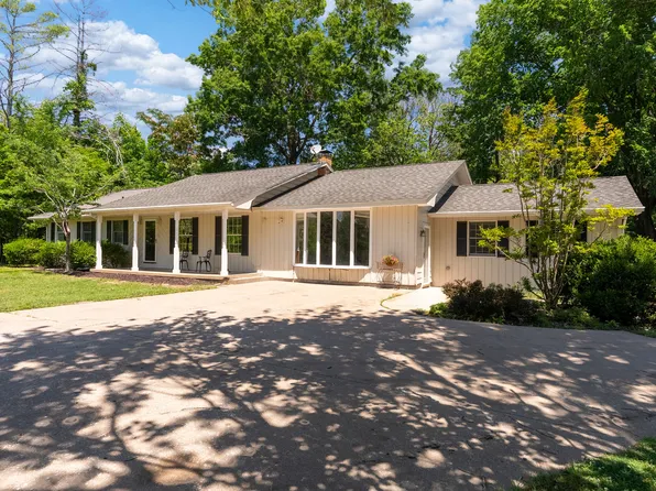 137 Peachtree Ln, Carbondale, IL 62902