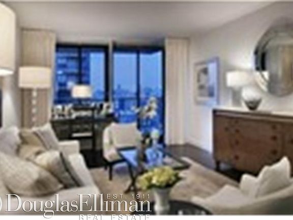 5th image of 200 E 82nd St APT 8B
