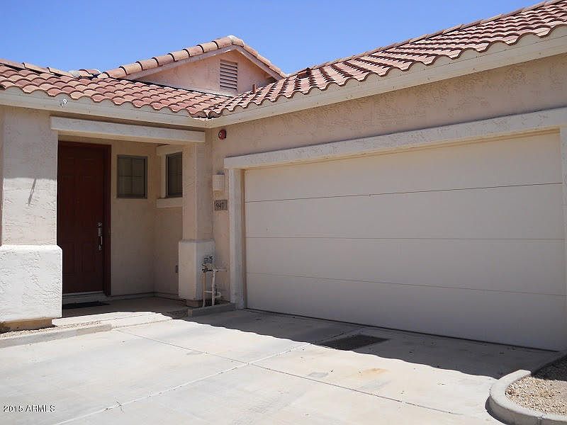 1st image of 947 E Cantebria Dr
