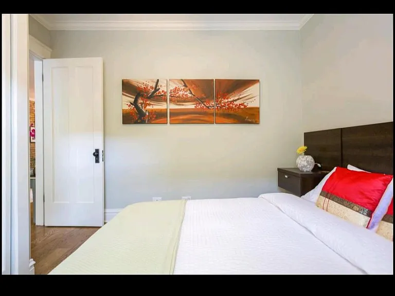 734 W Barry Ave #1 — Photo 13