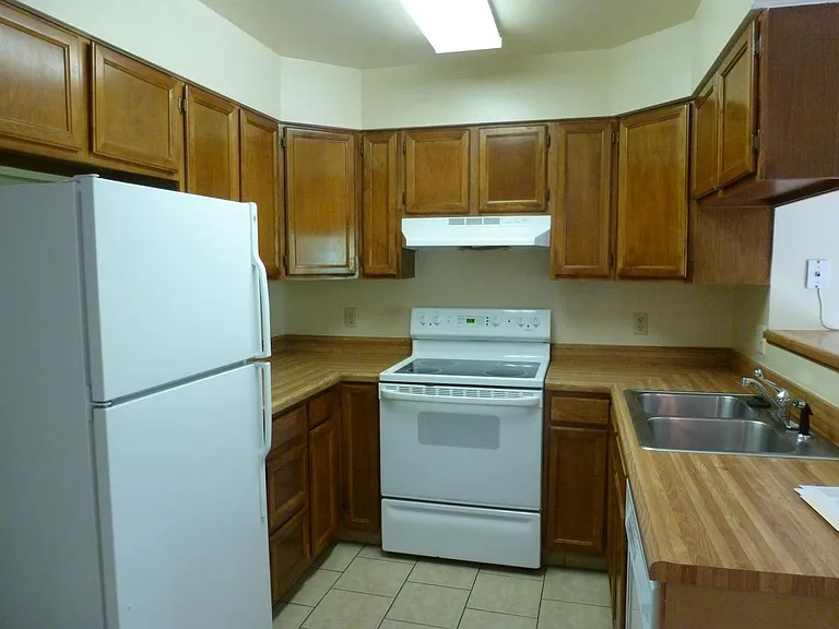 10174 W Dartmouth Ave — Photo 11