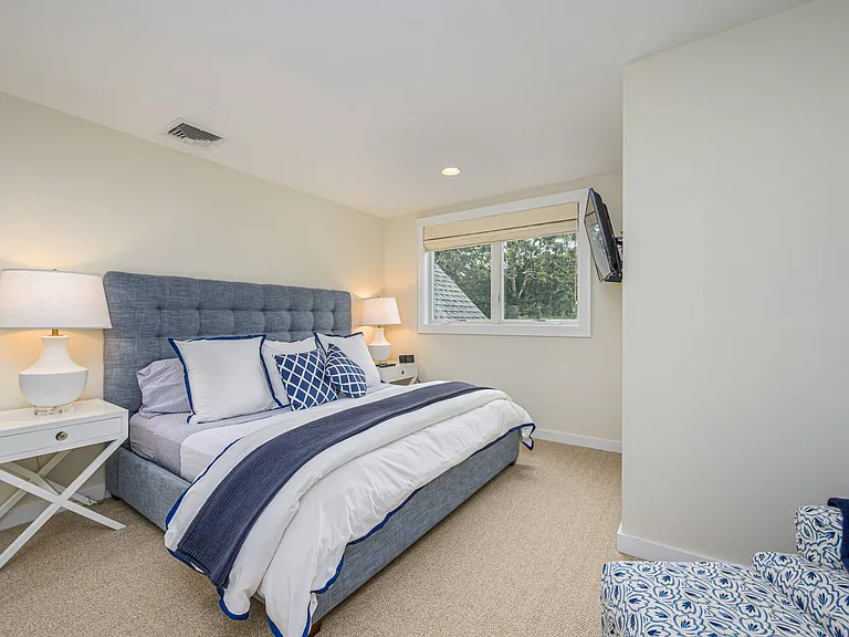 144 Middle Pond Rd — Photo 16