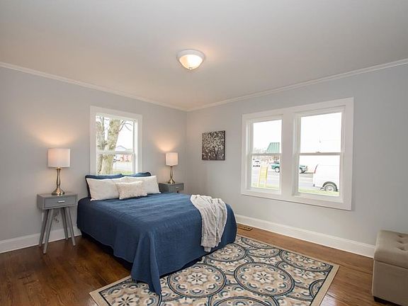 4th image of 104 Oak Lane Dr