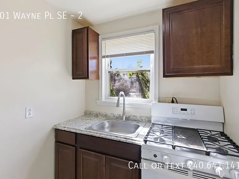 101 Wayne Pl SE #2 — Photo 5