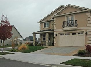 3725 Sherwood Park Dr, Medford, OR 97504