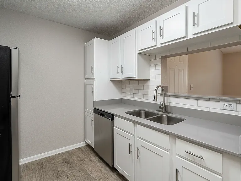 Blue Ridge Apartments — Photo 9
