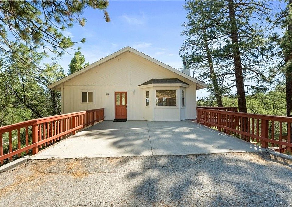 1st image of 530 Villa Grove Ave