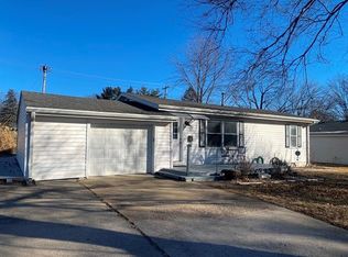 1419 Burnam Rd, Chillicothe, MO 64601
