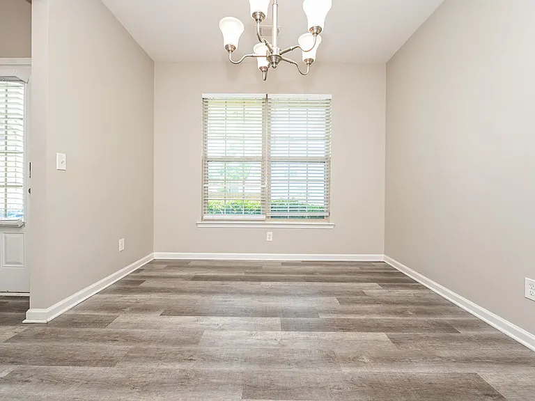 4325 Comfort Trl — Photo 8