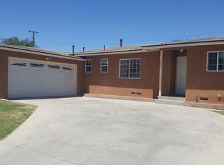 323 E Avenue R6, Palmdale, CA 93550