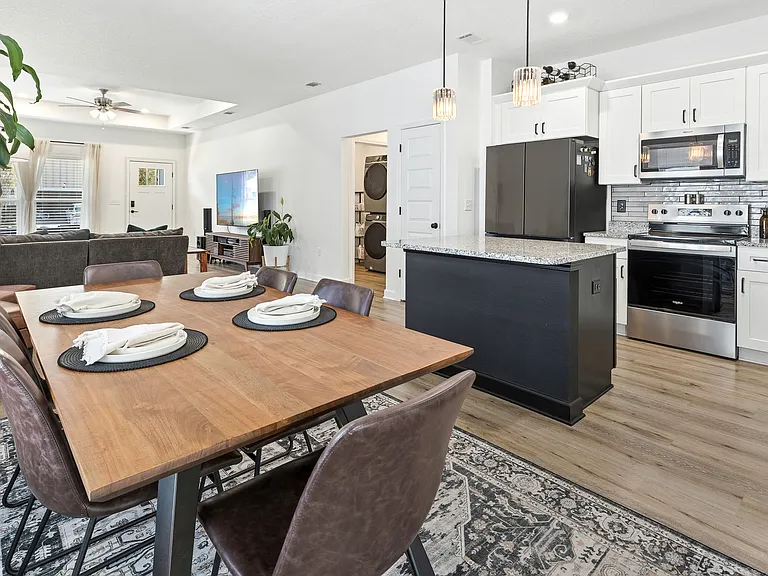 Dining & Kitchen