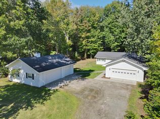 3050 Simpson Rd, Fort Gratiot, MI 48059