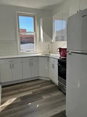 Rented by Alexiou Realty | media 1