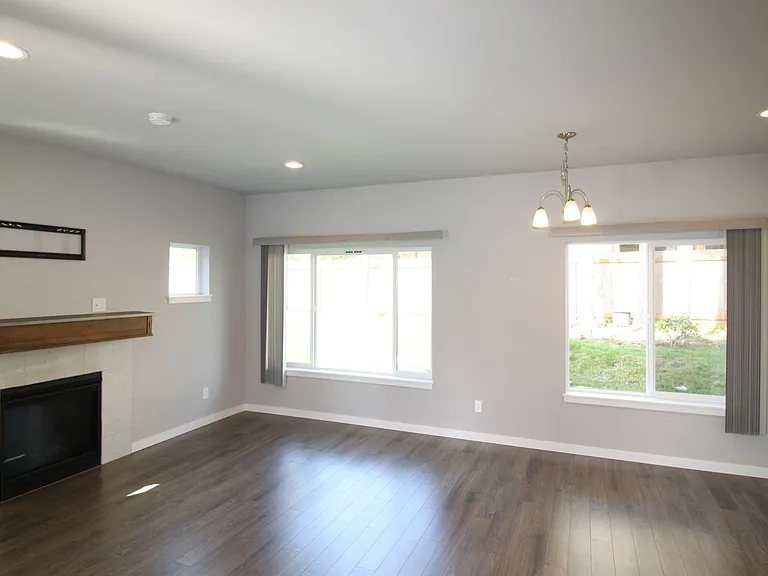 1733 SW Cooper Way — Photo 3