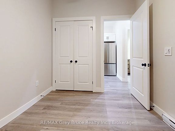 5th image of 39 1st Ave S #4