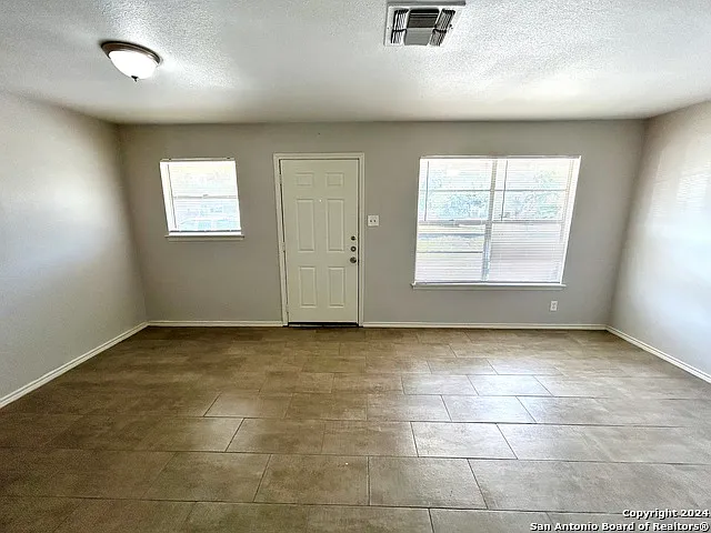 643 W Summit Ave #12 — Photo 6