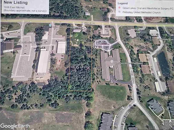1934 E Mitchell Rd, Petoskey, MI 49770