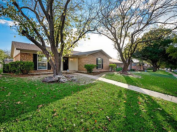3rd image of 1030 Alicia Ln
