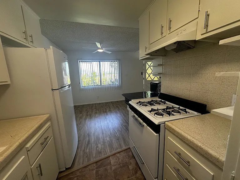 1156 Alameda Ave — Photo 8
