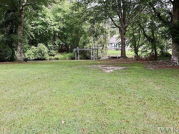 2nd image of 198 Sunset Cir