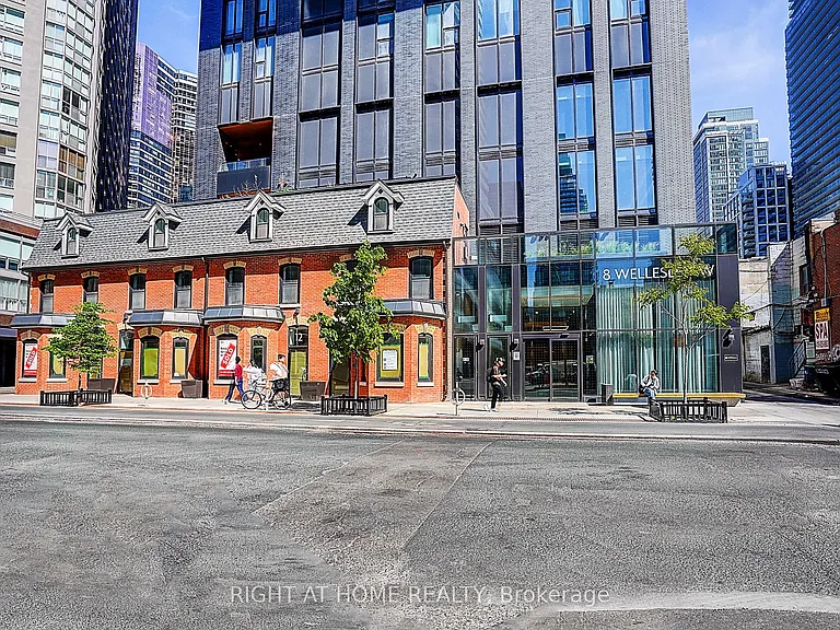 8 Wellesley St W #2606 — Photo 1