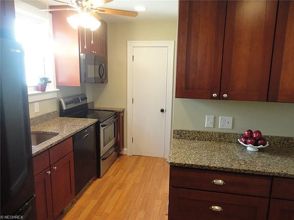 2nd image of 557 Aqueduct St