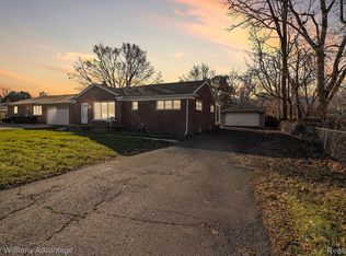 18411 Inkster Rd, Livonia, MI 48152