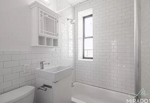 5th image of 425 Grand Ave APT E6